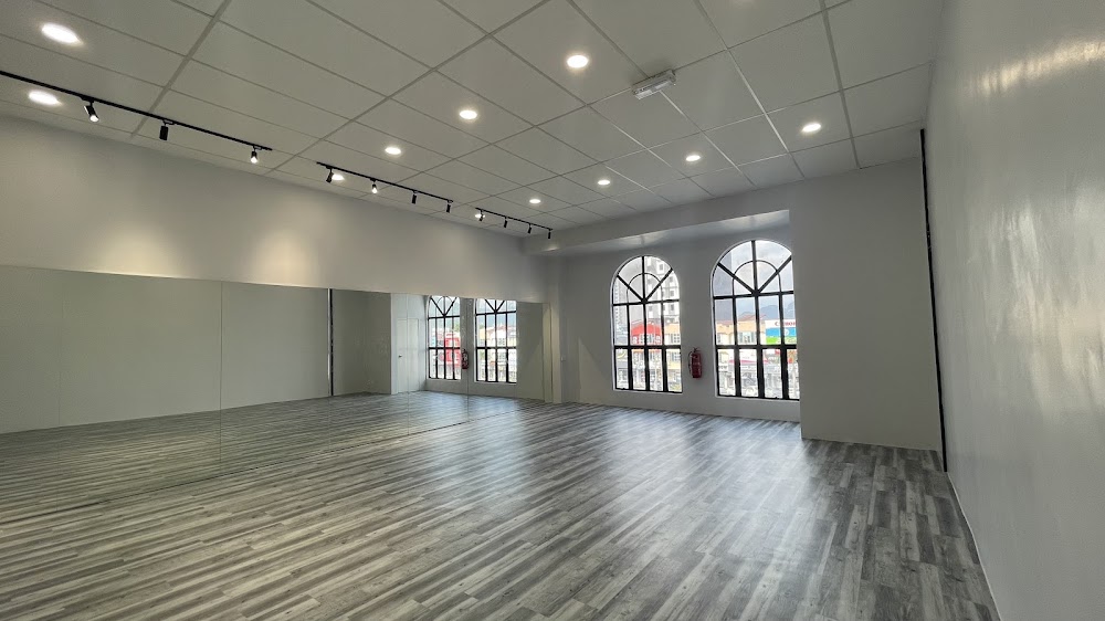 DNX DANCE STUDIO
